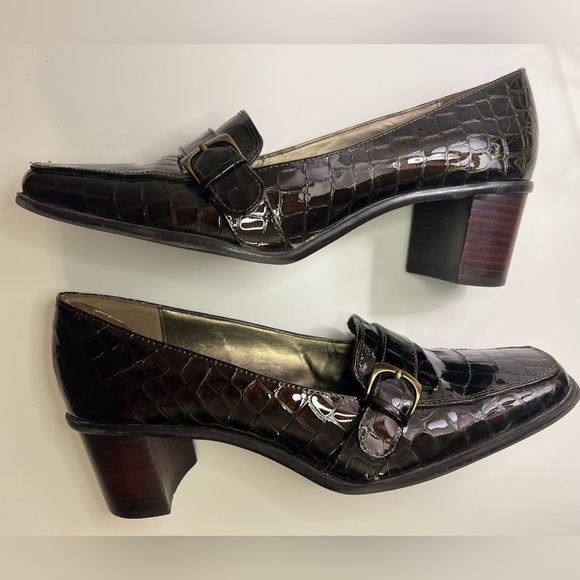 Liz Claiborne Jester Heeled Loafers Size 10M Buckle Block Heel Patent Leather - Picture 14 of 16